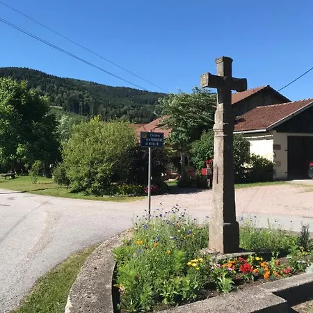 Dom wakacyjny De La Mesange *