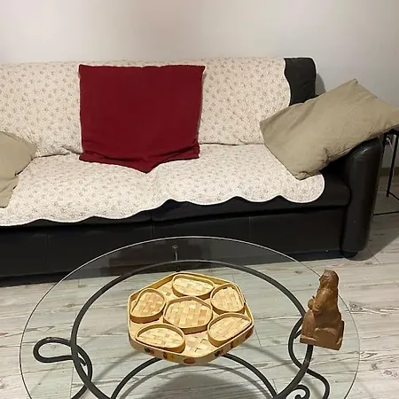 De La Mesange Semesterbostad